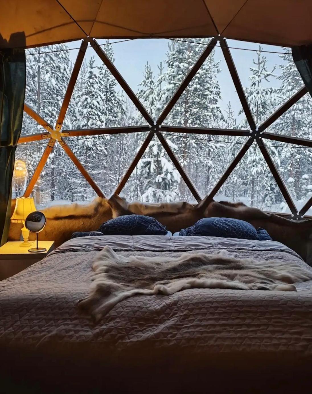 Aurora Igloo Fireplace-Heated Tents In A Secret Forest With Private Jacuzzi And Shared Sauna Bathroom And Dog Friendly Rovaniemi Bagian luar foto