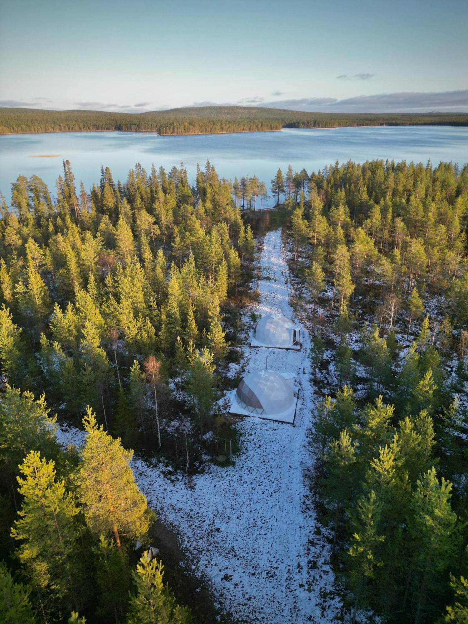Aurora Igloo Fireplace-Heated Tents In A Secret Forest With Private Jacuzzi And Shared Sauna Bathroom And Dog Friendly Rovaniemi Bagian luar foto