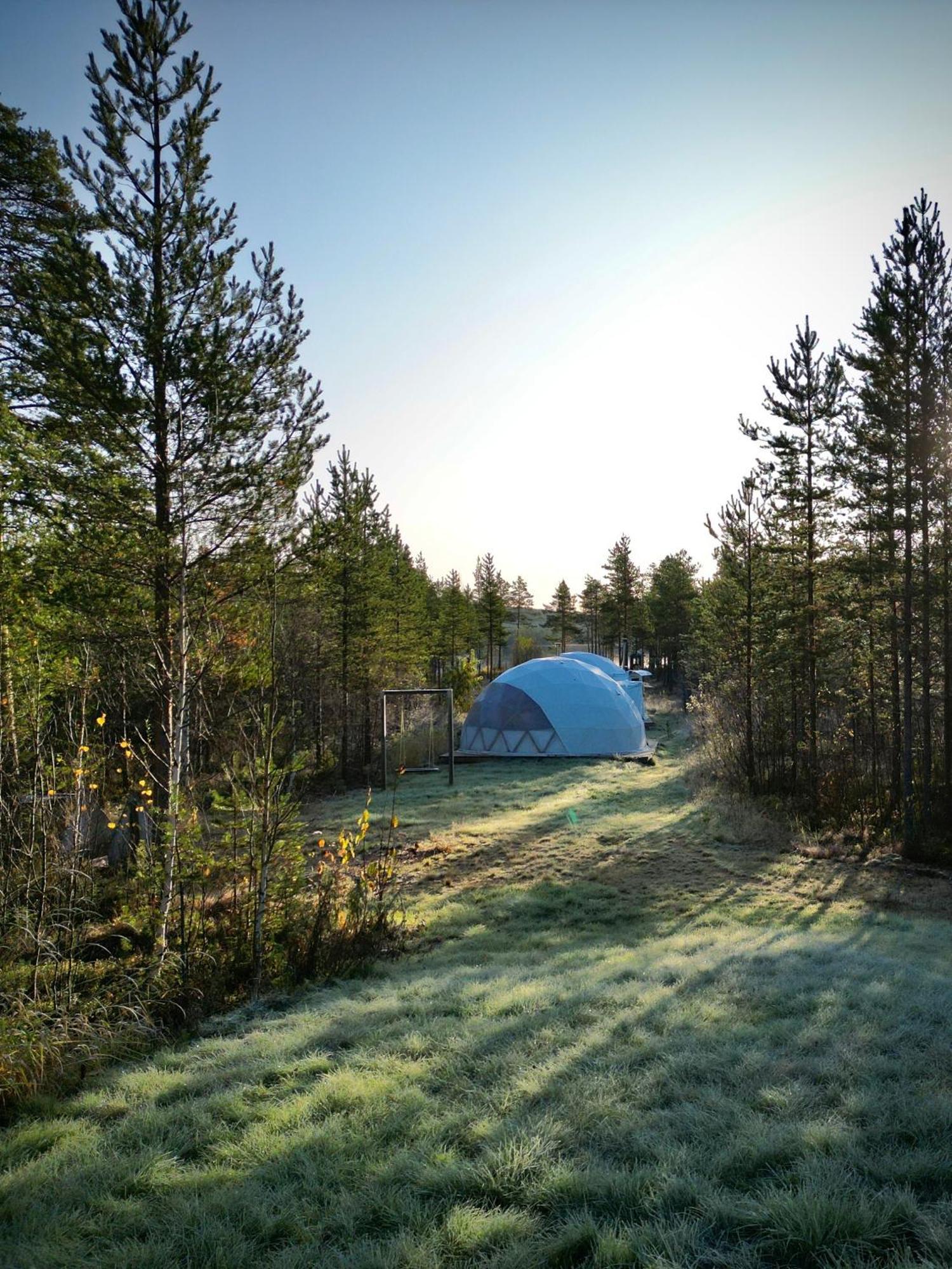 Aurora Igloo Fireplace-Heated Tents In A Secret Forest With Private Jacuzzi And Shared Sauna Bathroom And Dog Friendly Rovaniemi Bagian luar foto
