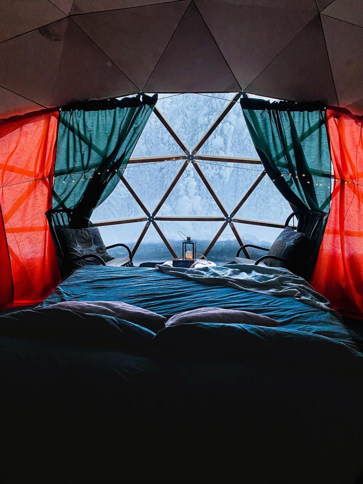 Aurora Igloo Fireplace-Heated Tents In A Secret Forest With Private Jacuzzi And Shared Sauna Bathroom And Dog Friendly Rovaniemi Bagian luar foto