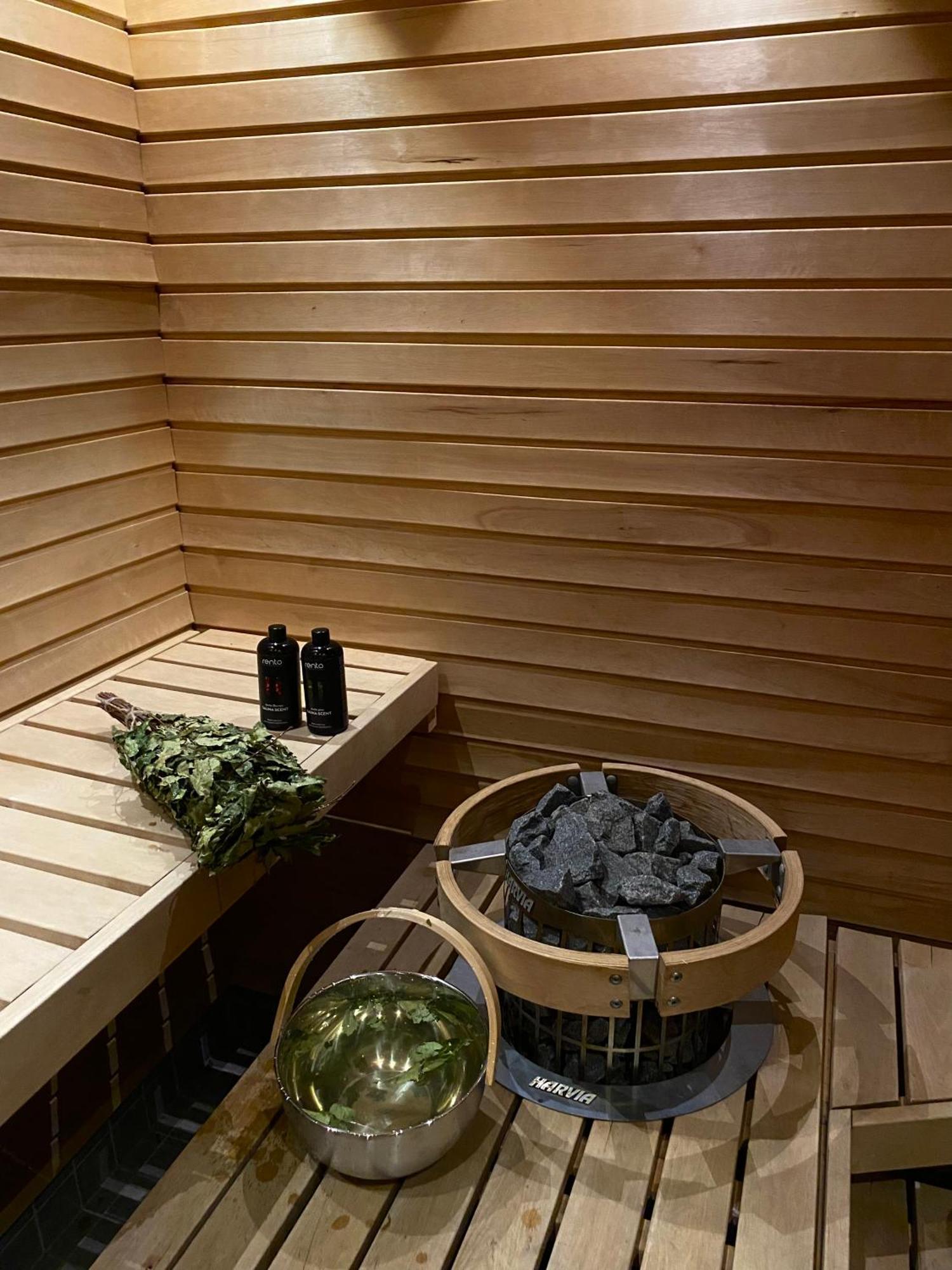 Aurora Igloo Fireplace-Heated Tents In A Secret Forest With Private Jacuzzi And Shared Sauna Bathroom And Dog Friendly Rovaniemi Bagian luar foto